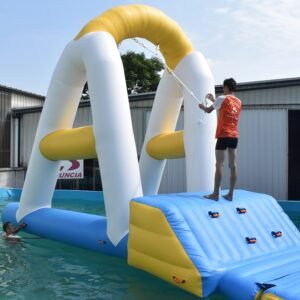オープンウォーターInflatablesを購入する：耐久性と TUV 認定水公園機器ロープ スイング 01