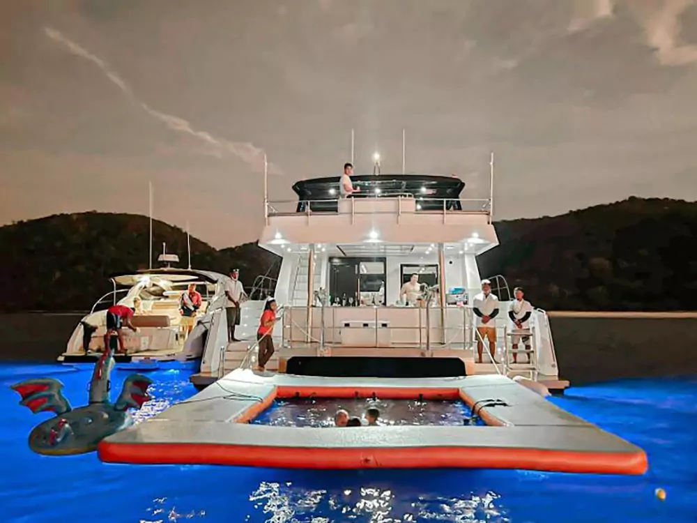 thumbnail interactive-video image 1 of 2 Pack 20 Inch Inflatable Boat Buoys - Marine Floats For Docking & Marking 1 of 5