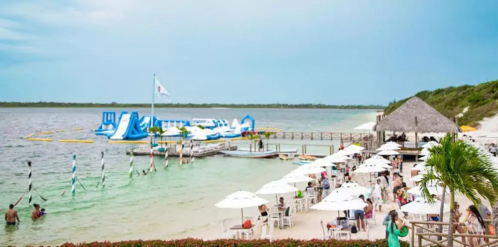 Beachfront-inflatable-aquapark-at-a-resort