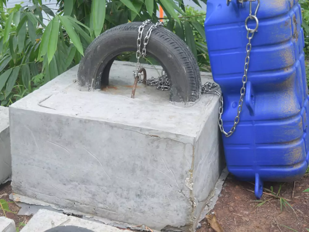 concrete-block-anchor-for-lake-obstacle-course