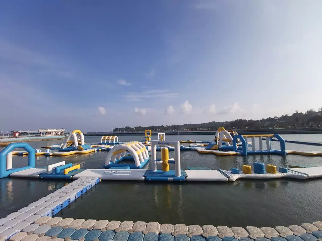 floating-water-park-equipment-with-high-density-and-uv-resistant-for-long-term-use