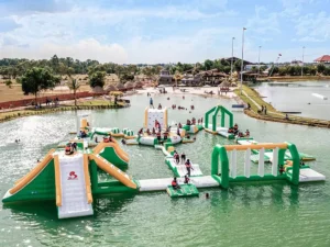 inflatable-water-obstacle-course-in-calm-lake-waters