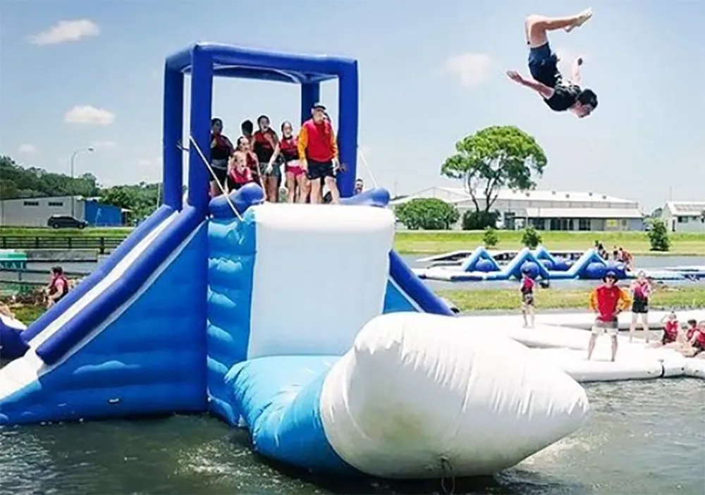 exciting-blob-inflatable-event-with-people-jumping