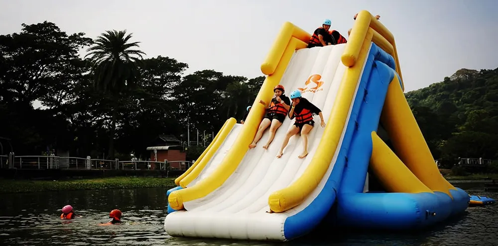 safe-slide-angle-aqua-park-inflatable-slide