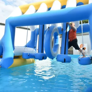 パーク向けサスペンション式ウォーターゲーム障害物 – Wobble Obstacle