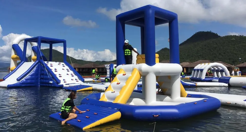 lifeguard-tower-in-floating-water-park