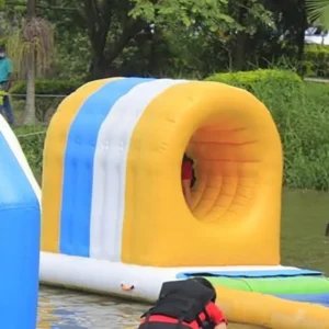 フローティングアクアパーク用トンネル通過モジュール -- Tunnel with hole