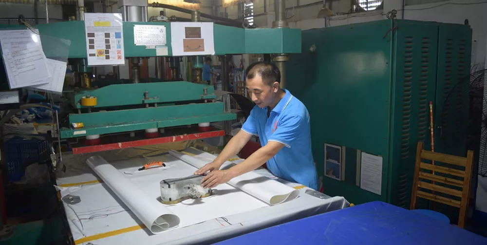 inflatable-water-park-welding-production-process