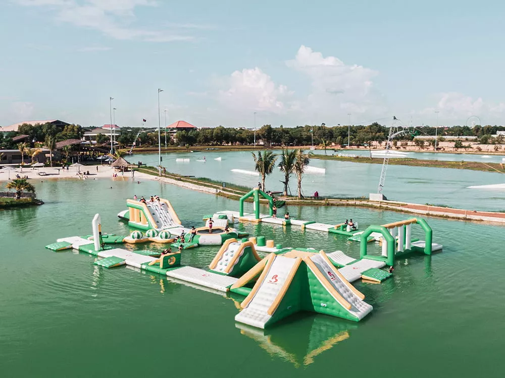 commercial-inflatable-water-park-with-medium-capacity