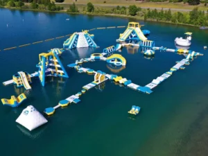 Kiwi-commercial-inflatable-water-park-aerial-view