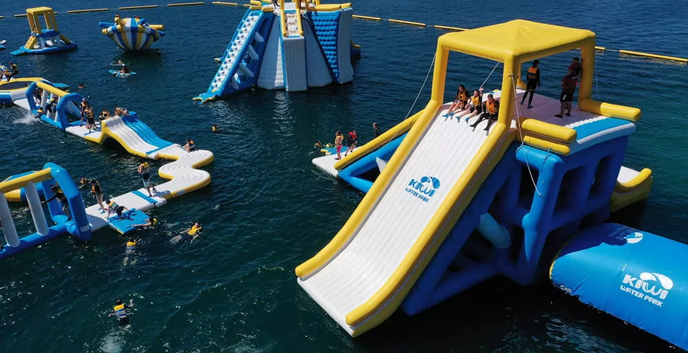 Kiwi-commercial-inflatable-water-park-independent-slide