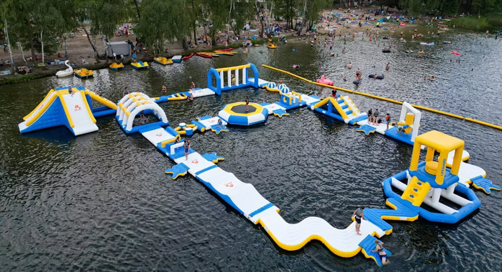 inflatable-floating-water-park-in-windy-lake-conditions