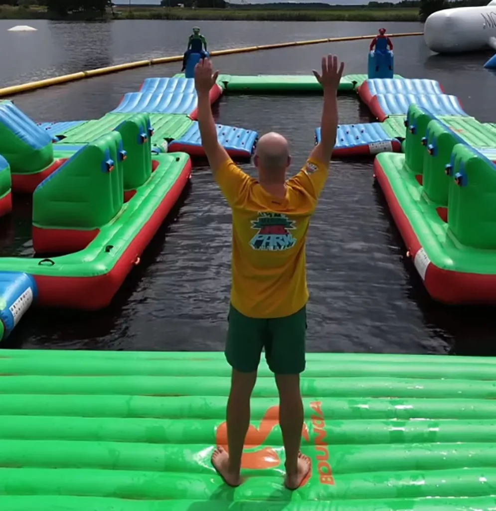 staff-starting-a-commercial-inflatable-water-park-race