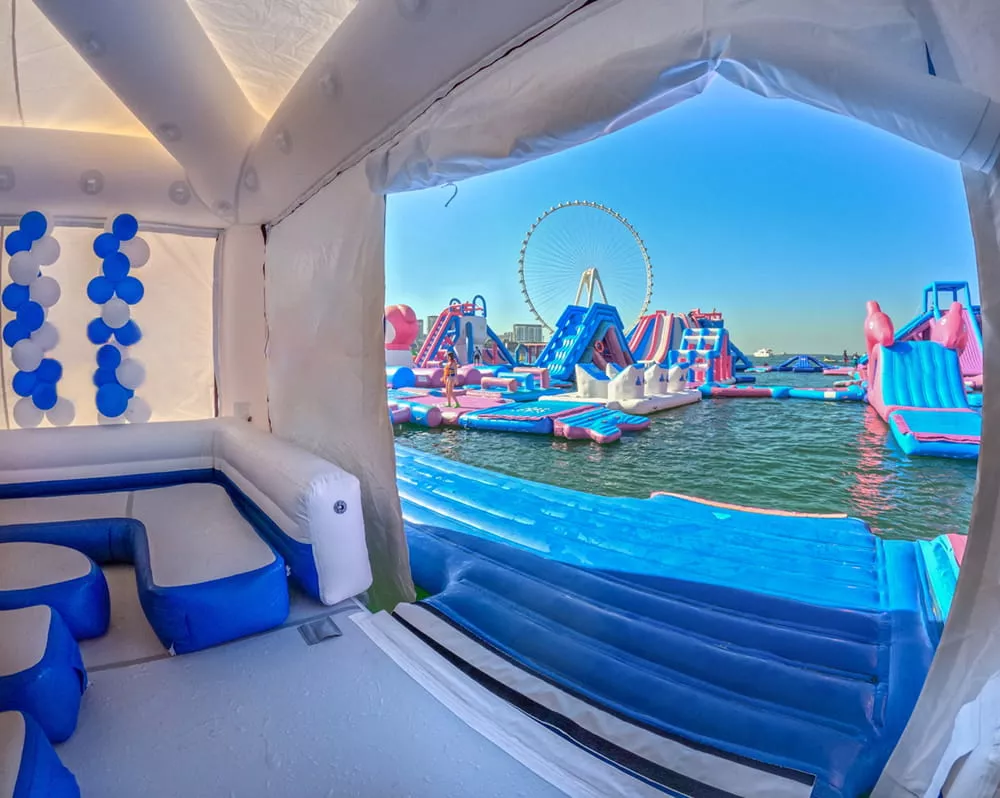 shaded-waiting-area-at-commercial-inflatable-water-park